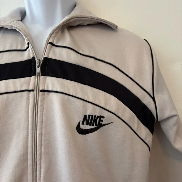 Vintage Nike full zip jacket men medium gray and black with zip pockets